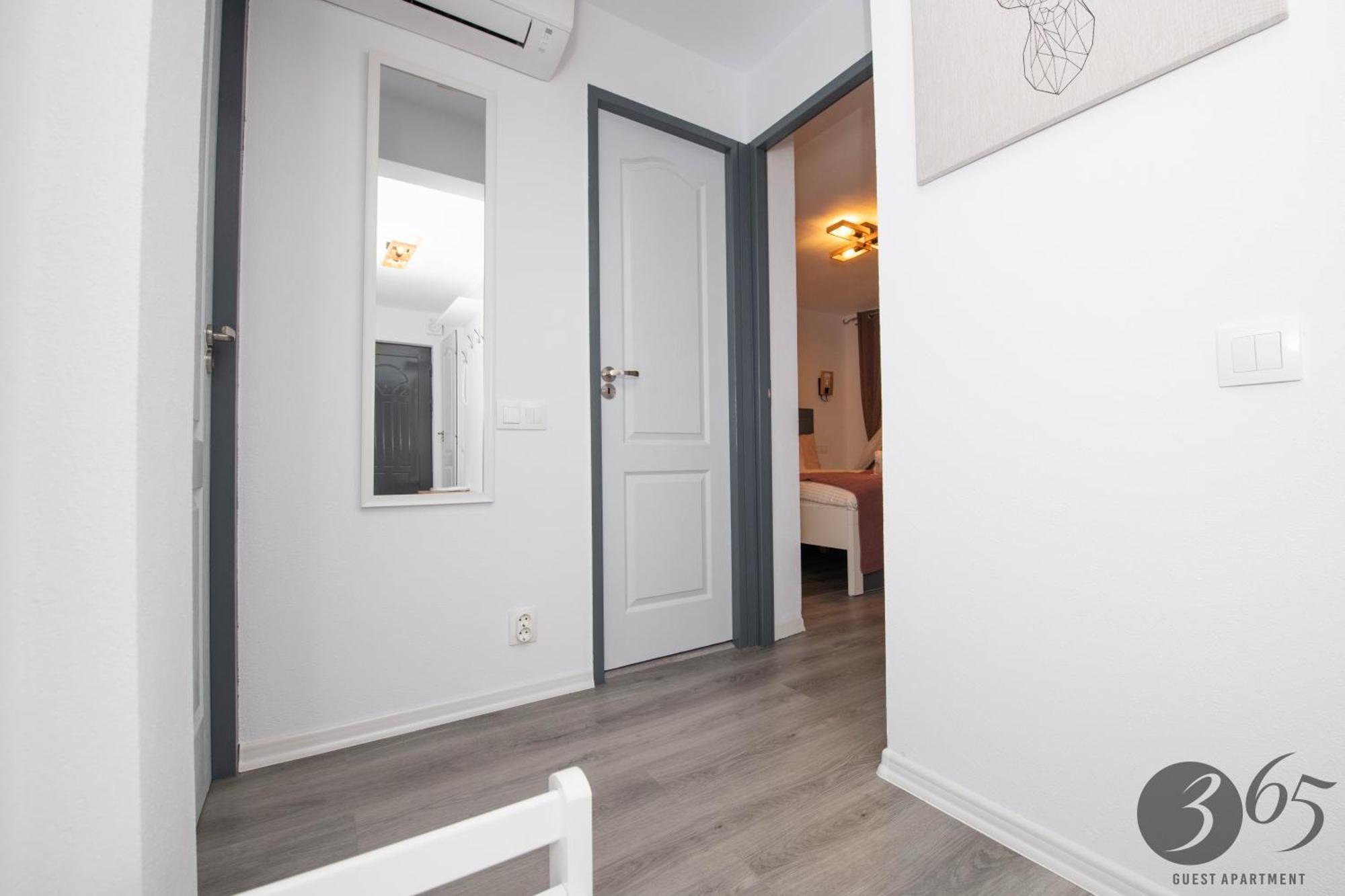 365 Guest Apartment Hunedoara Exterior foto